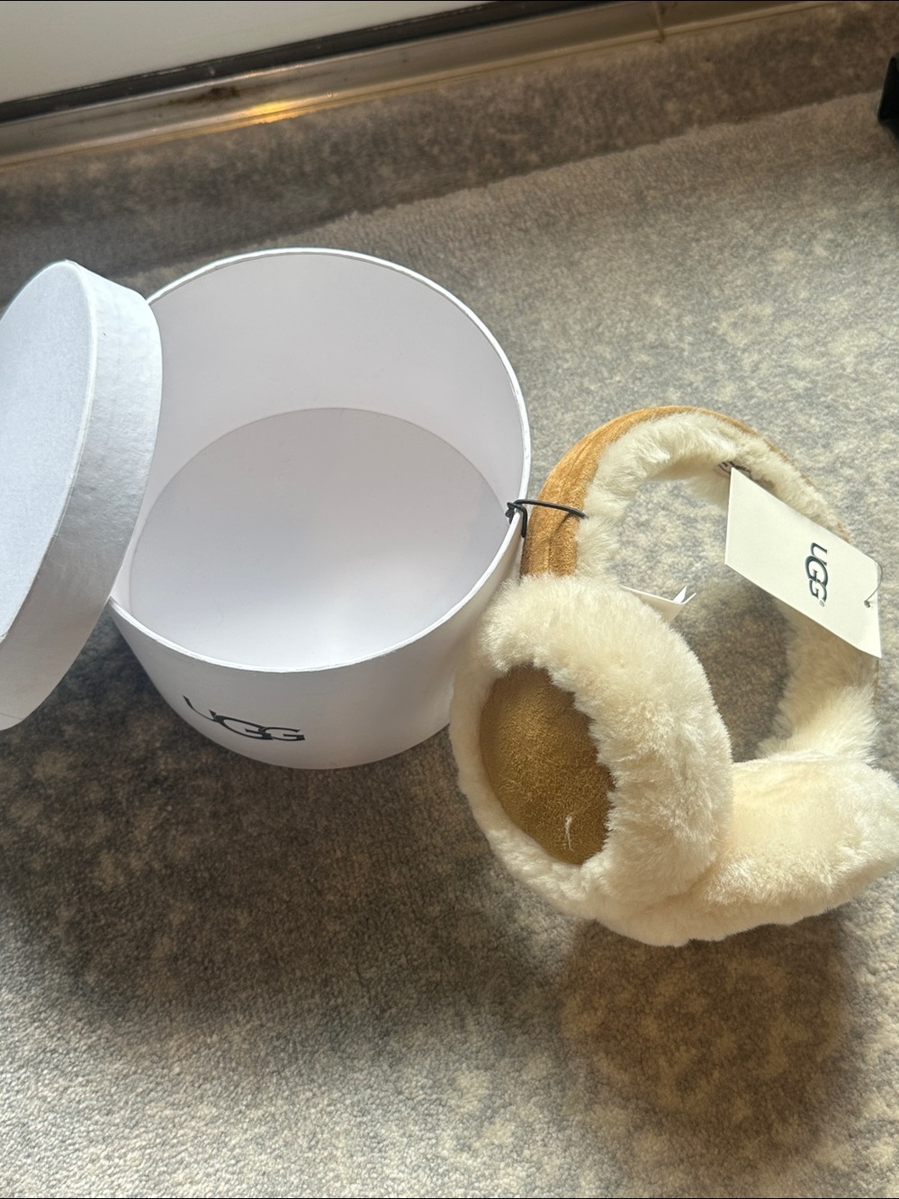 UGG SHEEPSKIN EARMUFFS NWT